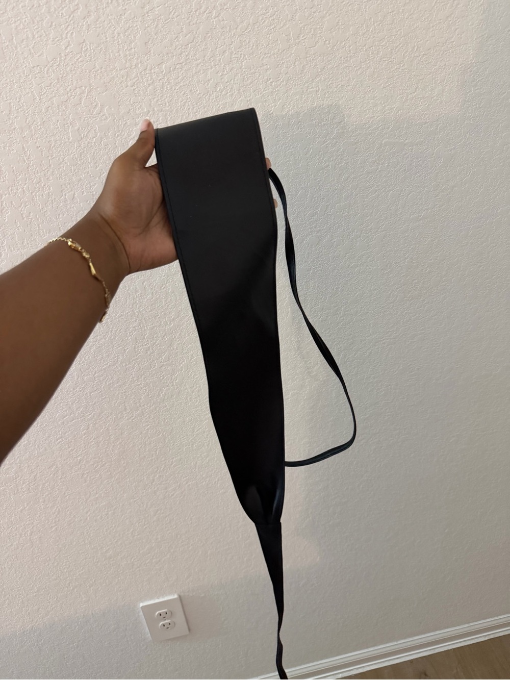 Black Women's Waist Belt - Sleek Wide Leather-Style Accent